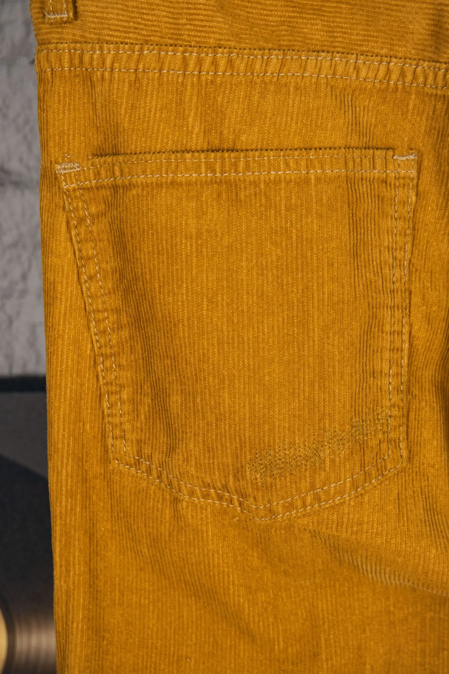 Style number: M393 P250 GALLERY DEPT Khaki corduroy embroidered bootcut jeans trousers Code number: 28 30 32 34 36